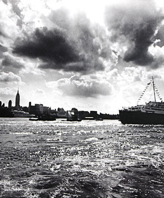 'Queen Mary' Leaves New York for the Last Time, Heading for Retirement, Photography by Bryan  Wharton